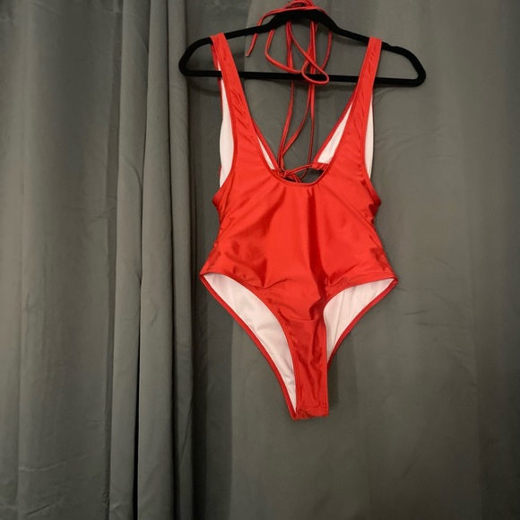 ❤️ Red One Piece - Picture 2 of 2